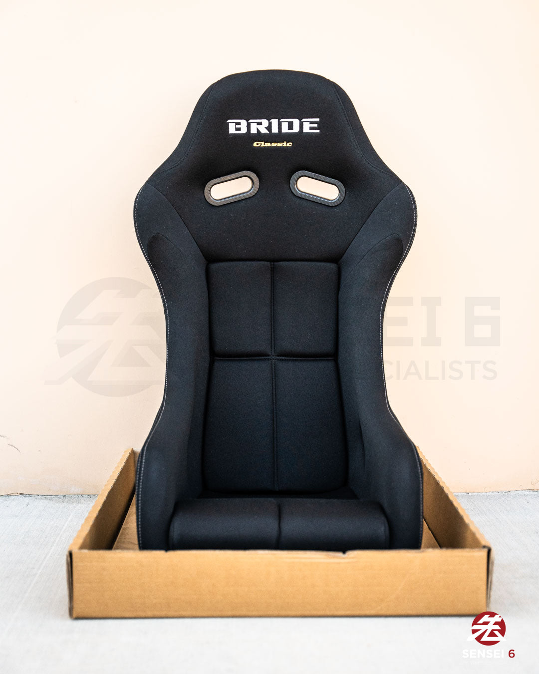Bride Zeta IV Classic: Black / Silver FRP Shell