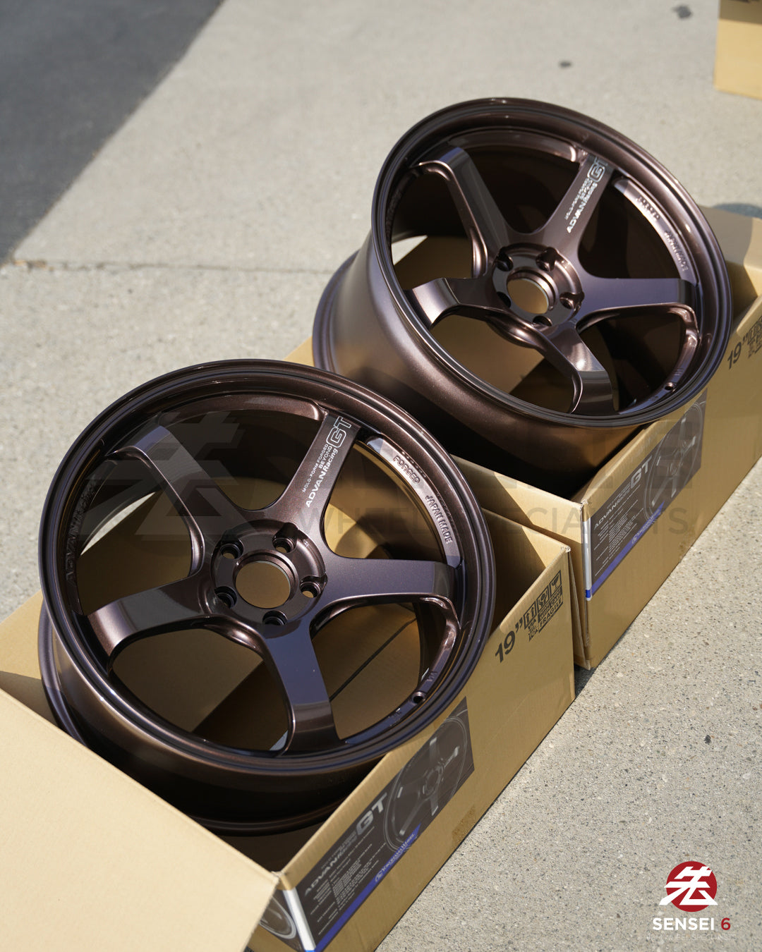 Advan GT Beyond / 19x9.5 +25, 19x11 +35 / 5x112 / Cobre Bronce de Carreras (RCB)