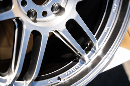 AME Tracer TM02 / 18x10 +38 / 5x114.3 / Hyper Silver (HS)