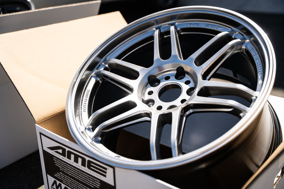 AME Tracer TM02 / 18x10 +38 / 5x114.3 / Hyper Silver (HS)