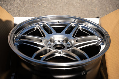 AME Tracer TM02 / 18x10 +38 / 5x114.3 / Hyper Silver (HS)