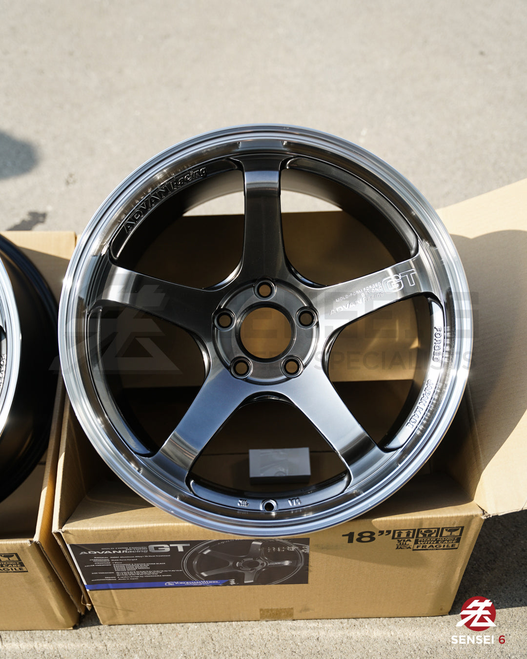 アドバン GT ビヨンド / 18x9.5 +25, 18x10.5 +32 / 5x112 / マシニング＆ハイパープラチナブラック