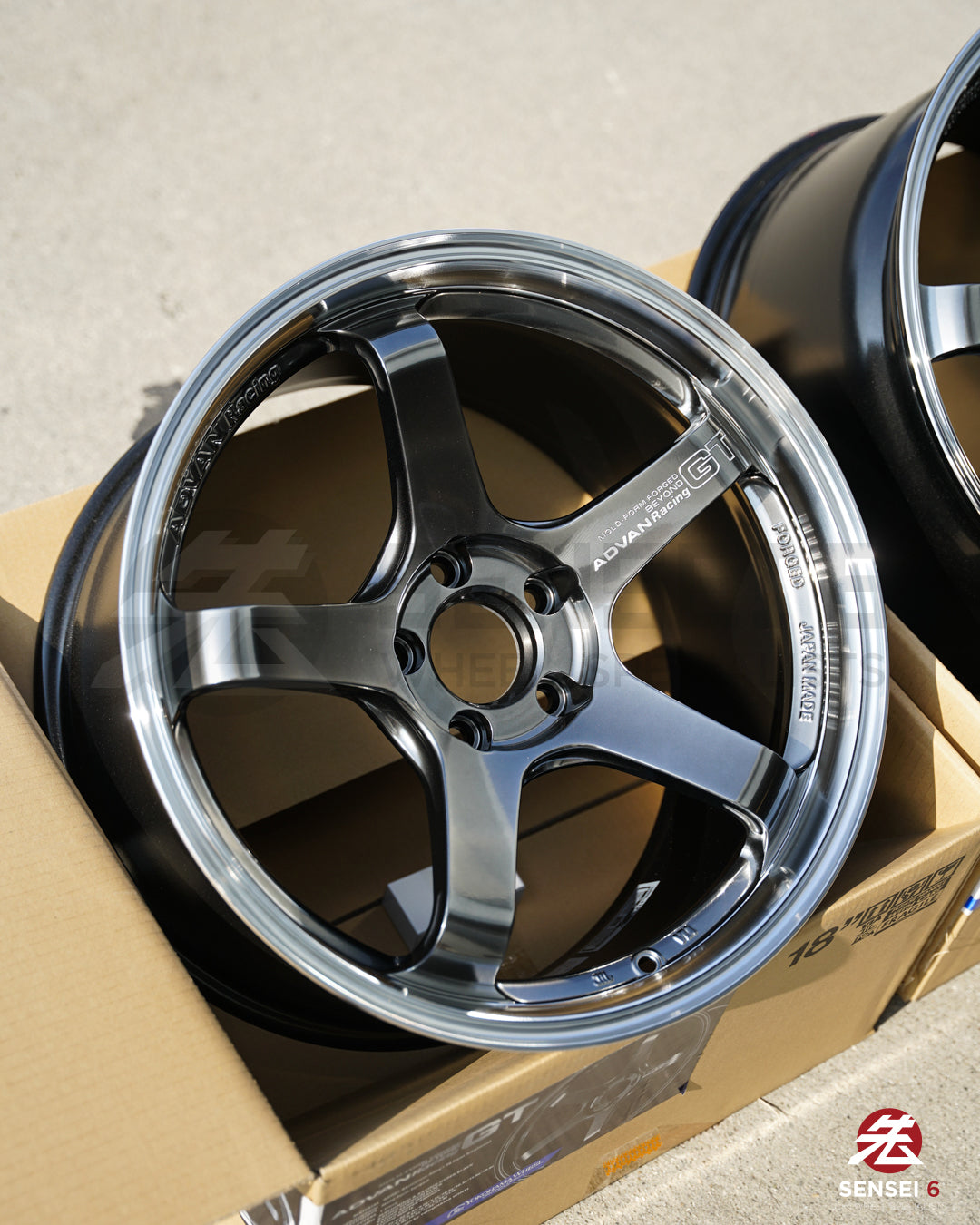 アドバン GT ビヨンド / 18x9.5 +25, 18x10.5 +32 / 5x112 / マシニング＆ハイパープラチナブラック
