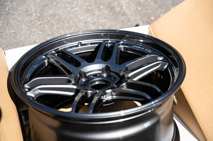 AME Tracer TM02 / 18x9.5 +37 / 5x120 / Gun Black (GBK)