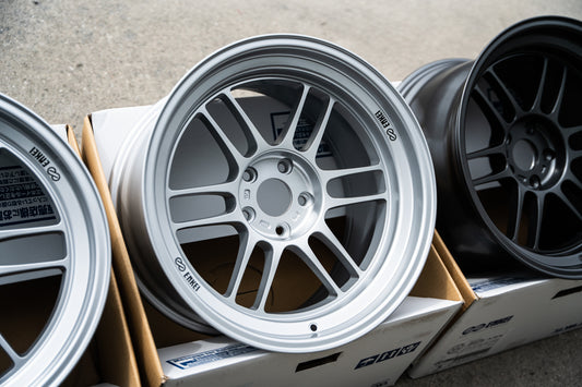 Enkei RPF1RS / 18x10.5 +10 / 5x114.3 / F1 Plata 
