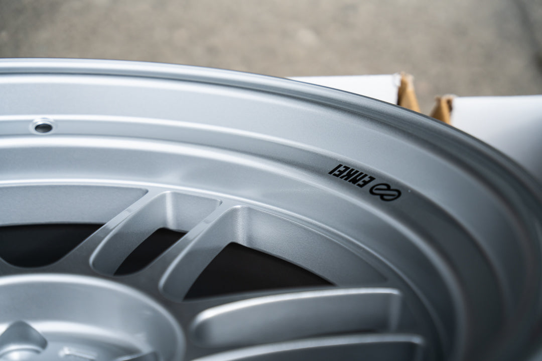 Enkei RPF1RS / 18x10.5 +10 / 5x114.3 / F1 Plata 