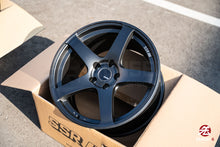 Load image into Gallery viewer, SSR GTV01 / 18x9.5 +22 / 5x114.3 / Flat Black
