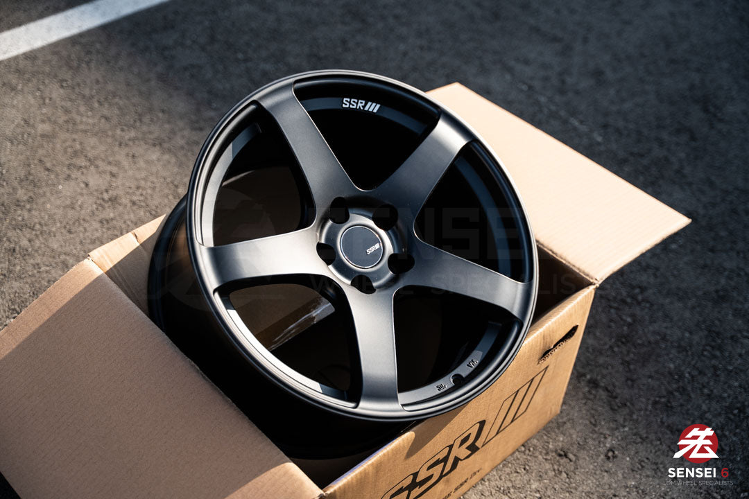 SSR GTV01 / 18x9.5 +22 / 5x114.3 / Negro mate