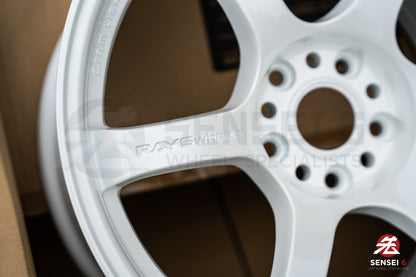 グラムライツ 57DR / 18x9.5 +22 / 5x114.3 / セラミックパールホワイト