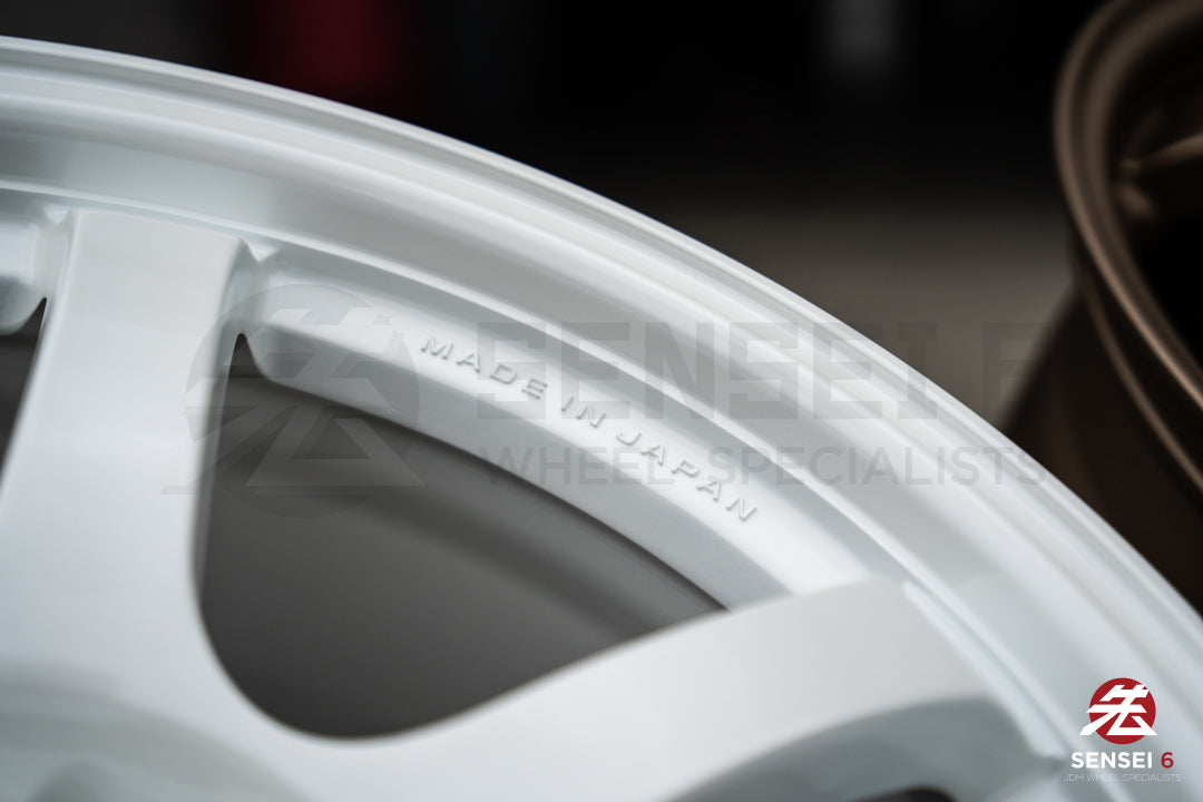 グラムライツ 57DR / 18x9.5 +22 / 5x114.3 / セラミックパールホワイト
