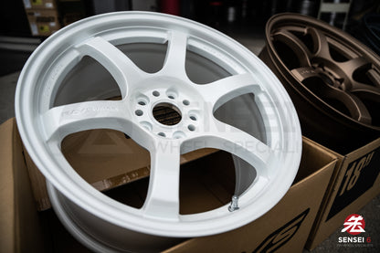 グラムライツ 57DR / 18x9.5 +22 / 5x114.3 / セラミックパールホワイト