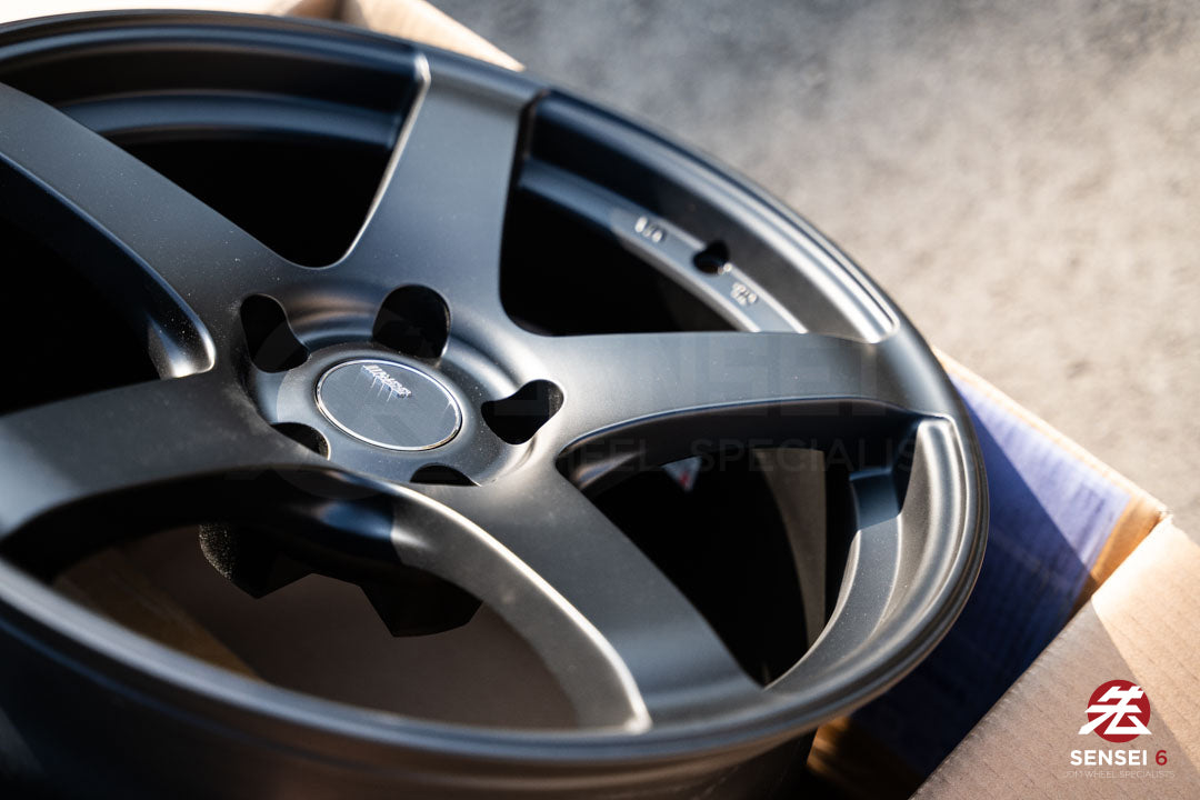 SSR GTV01 / 18x9.5 +22 / 5x114.3 / Negro mate