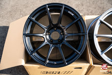Cargar imagen en el visor de la galería, SSR GTX01 / 18x10.5 +22 / 5x114.3 / Negro mate
