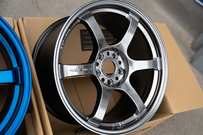 Gram Lights 57DR / 18x9.5 +38 / 5x114.3 / Grace Silver