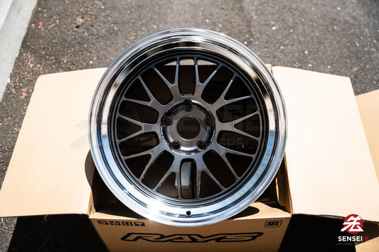 Volk 21A / 18x10.5 +22 / 5x120 / Dark Gunmetal Rim DC (VC)