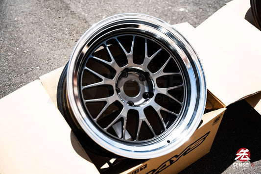 Volk 21A / 18x10.5 +22 / 5x120 / Dark Gunmetal Rim DC (VC)
