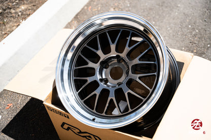 Volk 21A / 18x10.5 +22 / 5x120 / Dark Gunmetal Rim DC (VC)
