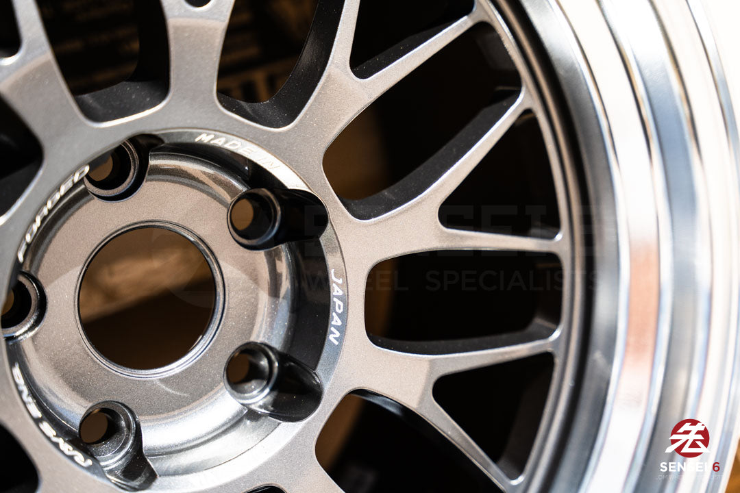 Volk 21A / 18x10.5 +22 / 5x120 / Dark Gunmetal Rim DC (VC)