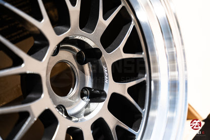 Volk 21A / 18x10.5 +22 / 5x120 / Dark Gunmetal Rim DC (VC)
