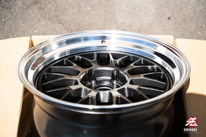 Volk 21A / 18x10.5 +22 / 5x120 / Dark Gunmetal Rim DC (VC)