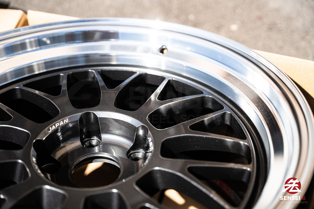 Volk 21A / 18x10.5 +22 / 5x120 / Dark Gunmetal Rim DC (VC)