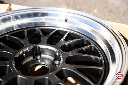 Volk 21A / 18x10.5 +22 / 5x120 / Dark Gunmetal Rim DC (VC)