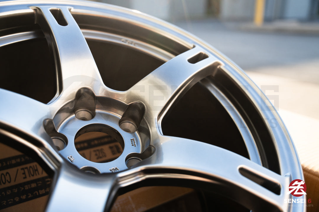 CST Zero-1 Hyper V2 / 18x9.5 +30 / 5x114.3 / Plata metalizada