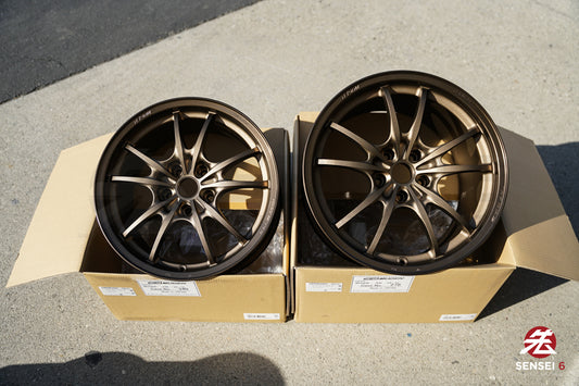 Mugen MF10 / 17x8.5 +40, 18x10.5 +45 / 5x114.3 / Bronce (específico para NSX)