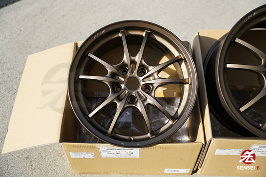 Mugen MF10 / 17x8.5 +40, 18x10.5 +45 / 5x114.3 / Bronce (específico para NSX)