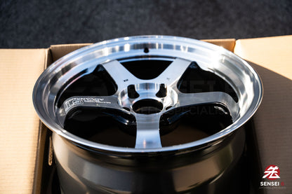 Advan GT Beyond-R / 18x10 +35 / 5x114.3 / Machining & Diamond Cut (MDC)