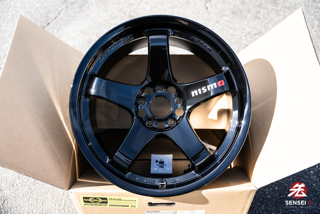 Nismo LMGT4 / 18x10.5 +15 / 5x114.3 / Black