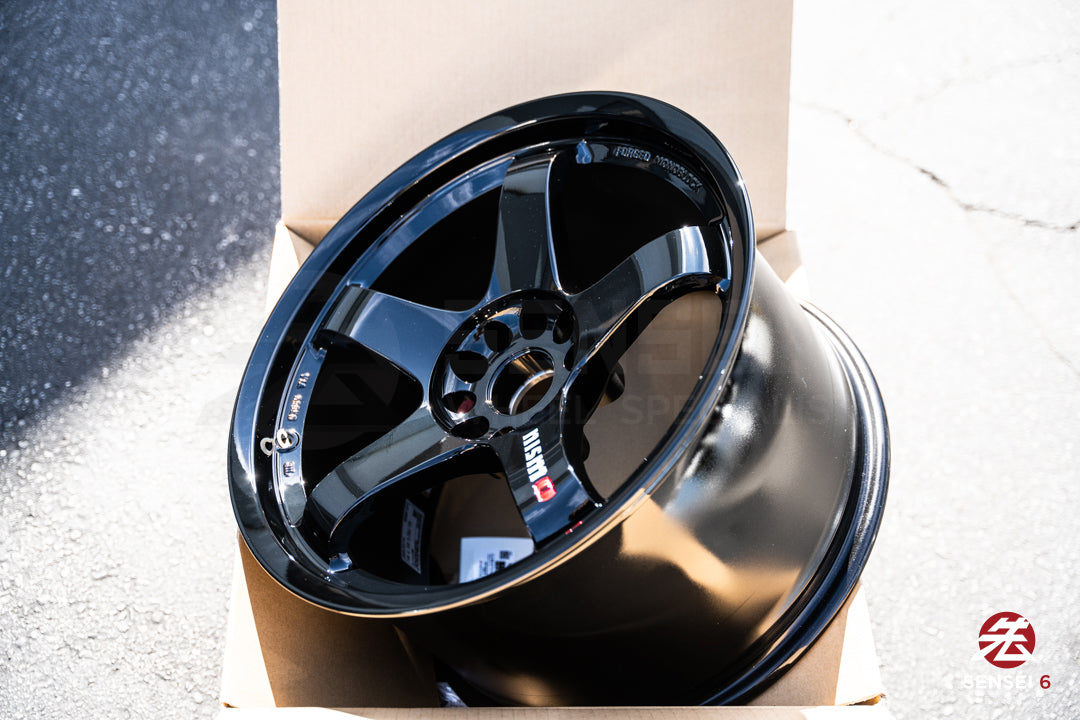 Nismo LMGT4 / 18x10.5 +15 / 5x114.3 / Black