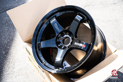 Nismo LMGT4 / 18x10.5 +15 / 5x114.3 / Black