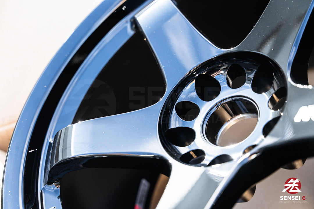 Nismo LMGT4 / 18x10.5 +15 / 5x114.3 / Black