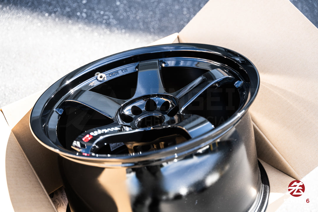 Nismo LMGT4 / 18x10.5 +15 / 5x114.3 / Black