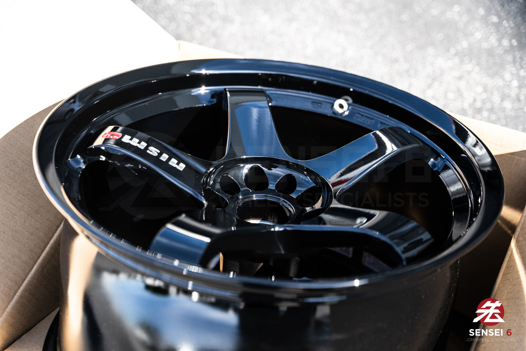 Nismo LMGT4 / 18x10.5 +15 / 5x114.3 / Black