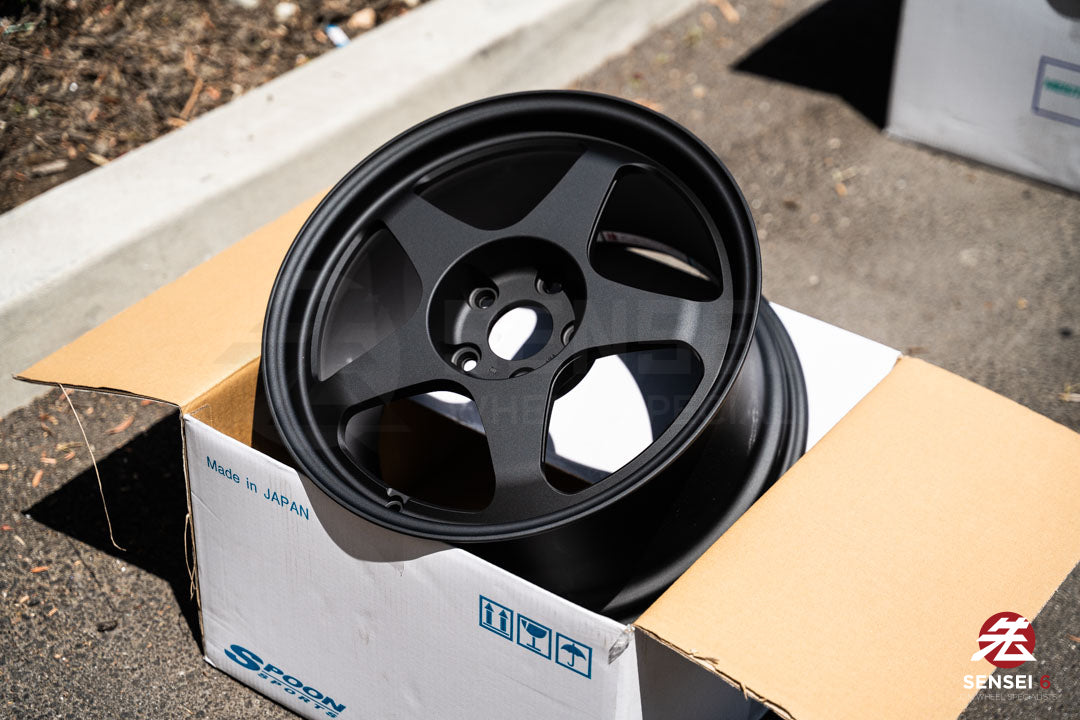 Spoon SW388 / 17x9.5 +60 / 5x114.3 / Accessories Black