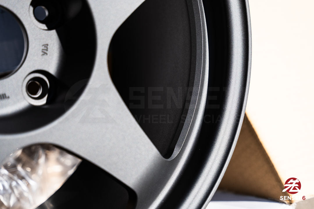 Spoon SW388 / 17x9.5 +60 / 5x114.3 / Accessories Black