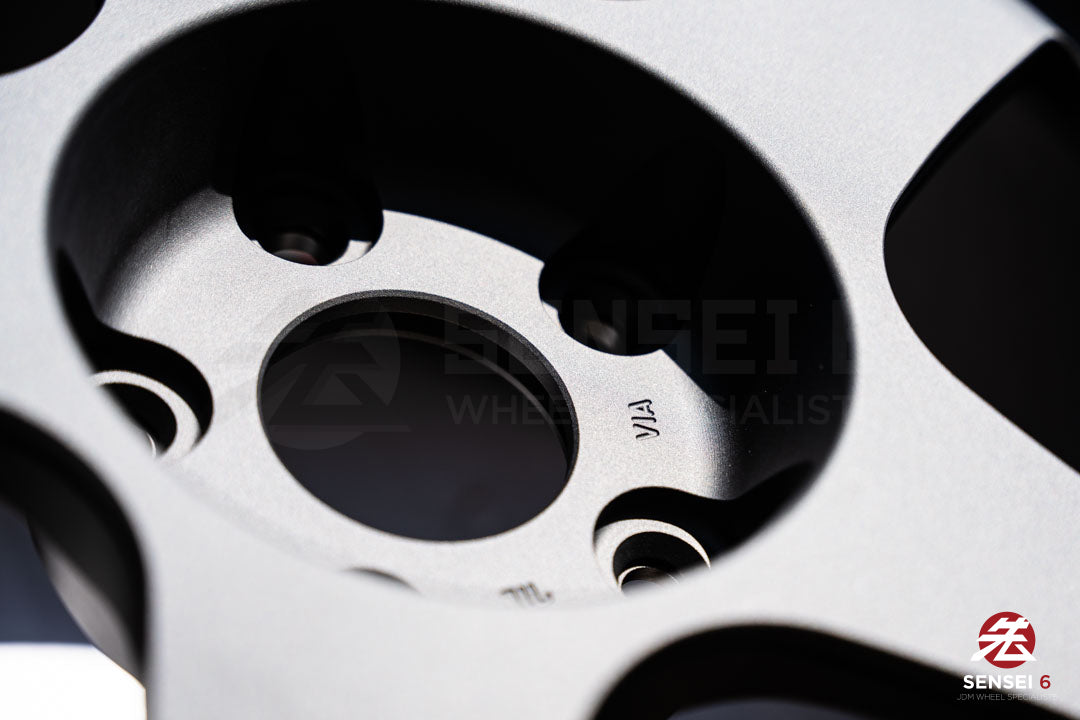 Spoon SW388 / 17x9.5 +60 / 5x114.3 / Accessories Black