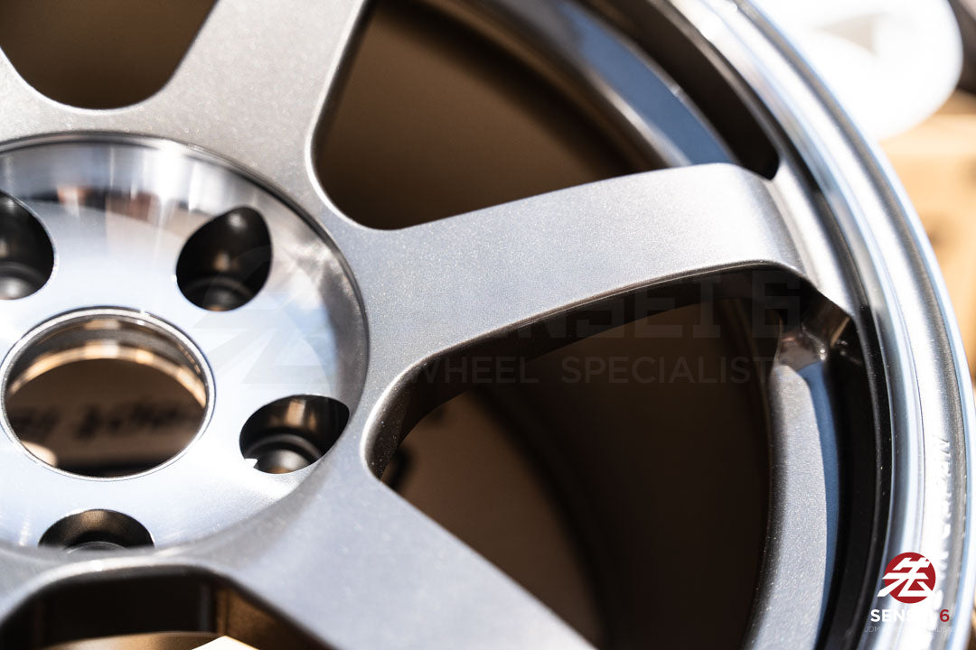 Volk TE37 Saga SL / 18x10.5 +20 / 5x120 / Pressed Graphite (PG)