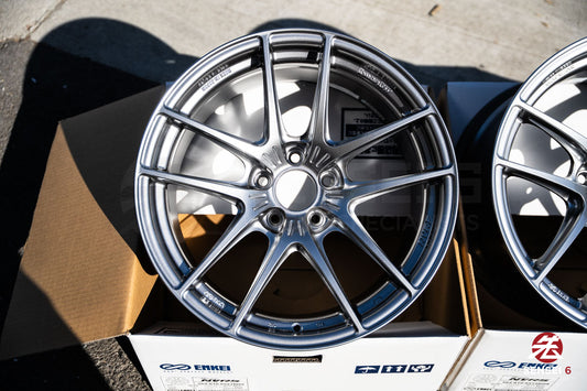 Enkei NVR5 / 18x10 +21 / 5x114.3 / Sonic Silver (SS)