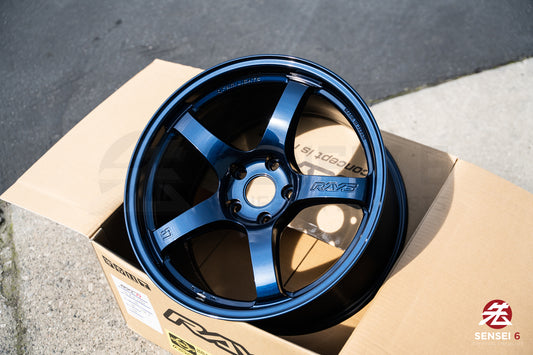 グラムライツ 57CR / 18x9.5 +38 / 5x114.3 / エターナルブルーパール