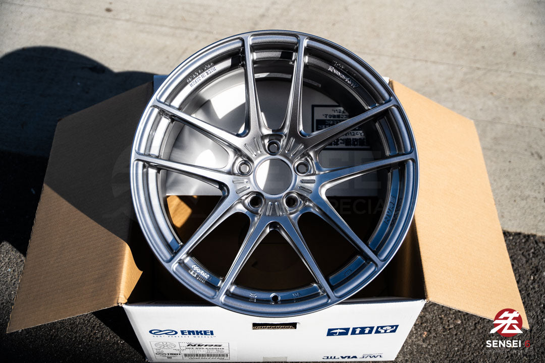 Enkei NVR5 / 18x9.5 +6 / 5x114.3 / Sonic Silver (SS)