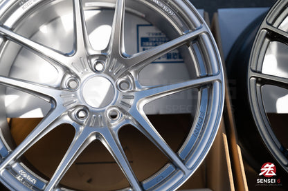 Enkei NVR5 / 18x10.5 +15 / 5x114.3 / Sonic Silver (SS)