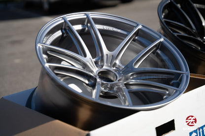 Enkei NVR5 / 18x10.5 +15 / 5x114.3 / Sonic Silver (SS)
