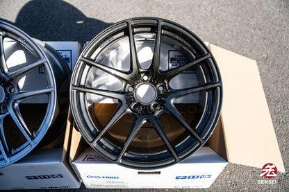 Enkei NVR5 / 18x10.5 +15 / 5x114.3 / Graphite Metallic (GM)