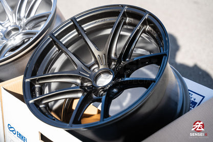 Enkei NVR5 / 18x10.5 +15 / 5x114.3 / Graphite Metallic (GM)