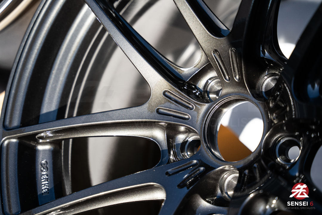Enkei NVR5 / 18x10.5 +15 / 5x114.3 / Graphite Metallic (GM)