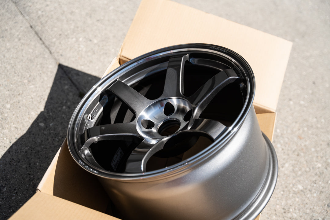 Volk TE37 サガ SL / 18x9.5 +20、18x10.5 +30 / 5x112 / プレスドグラファイト