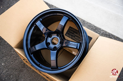 Gram Lights 57CR / 18x9.5 +22 / 5x114.3 / Eternal Blue Pearl (EBP)